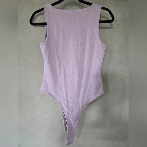 Wild Skye | Elegant Mauve Bodysuit with Button Detail, Size M - Picture 2 of 4